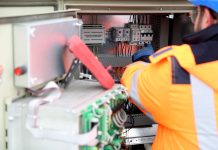 Elektryk Niemcy – ile można zarobić i na co zwrócić uwagę przed podjęciem pracy za granicą? elektryk Niemcy - InServ
